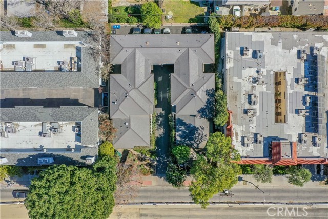 5244 Whitsett Avenue photo 4