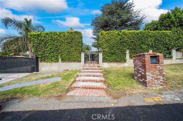 13151 Sayre Street photo 2