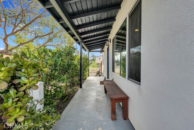 11422 Delano Street photo 7