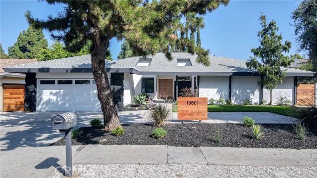 18601 Citronia Street photo 2