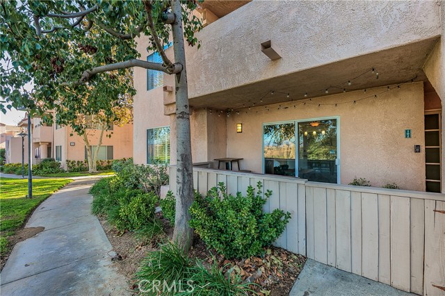 Detail Gallery Image 1 of 1 For 24425 Leonard Tree Ln #102,  Newhall,  CA 91321 - 2 Beds | 2 Baths