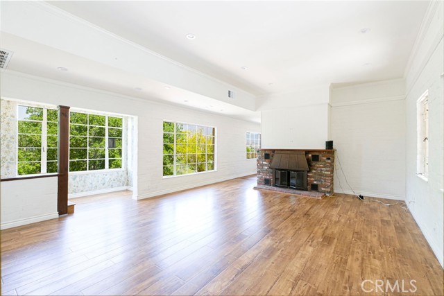 10040 Wentworth Street photo 8