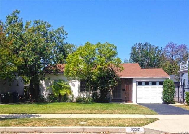 5027 Nagle Avenue photo 1