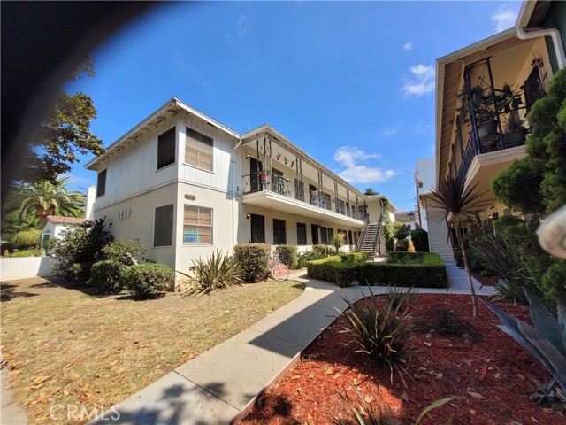 Accepted offer of $2,580,000.  Overbidding will start at $2,710,550.  Court date is scheduled for December 9th, 10:30 AM at 111 N. Hill Street, Dept. 3 .  Trust Sale, court confirmation required. Excellent opportunty to own this 8 unit building close to all the great restaurants and shops that Santa Monica has to offer. The property is comprised of 6 one bedroom units and 2 two bedroom units separately metered for gas and electricity. Unit E is vacant and available for new owner to choose own tenant. Total of 5 garage spaces with 4 vacant and available for new owner to rent out. Units offer Interior washer & dryer hook ups (buyer to verify upon interior inspection) . Sold AS IS.
