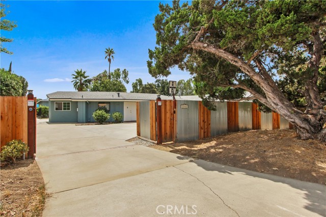 Photo of 17402 Chase Street, Northridge, CA 91325