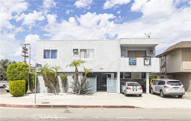 7337 Woodley Avenue photo 1
