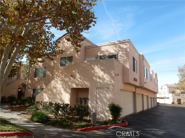 Detail Gallery Image 1 of 1 For 24474 Valle Del Oro #201,  Newhall,  CA 91321 - 3 Beds | 2 Baths