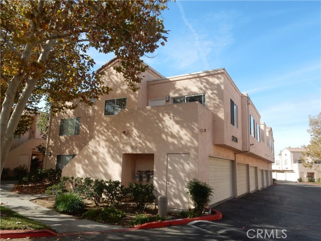 Detail Gallery Image 1 of 1 For 24474 Valle Del Oro #201,  Newhall,  CA 91321 - 3 Beds | 2 Baths