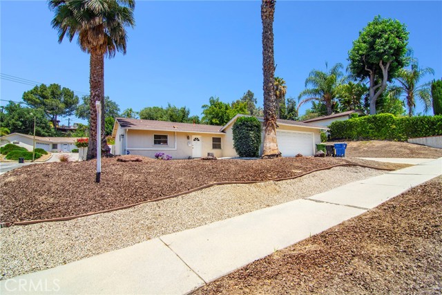 20531 Clark Street photo 1