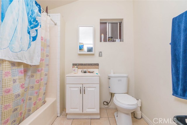 3rd unit bathroom