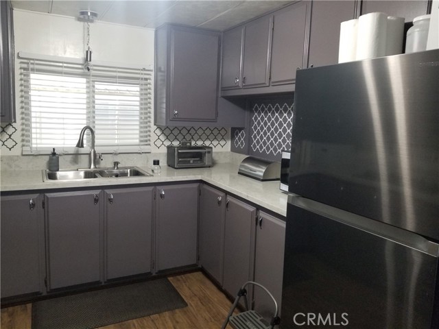 8811 Canoga Avenue, 541 photo 5