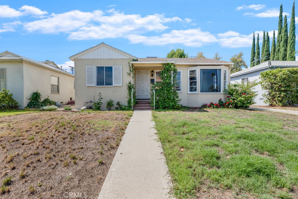 17814 Bessemer Street, Encino, CA 91316