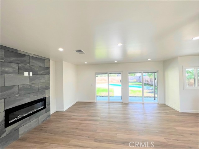 7008 Hatillo Avenue photo 3