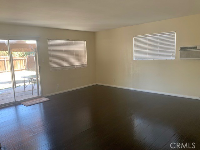 16255 Parthenia Street photo 3
