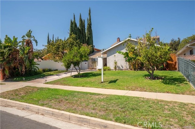 17609 Ludlow Street photo 4