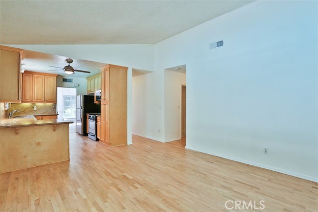 9936 Laramie Avenue photo 7