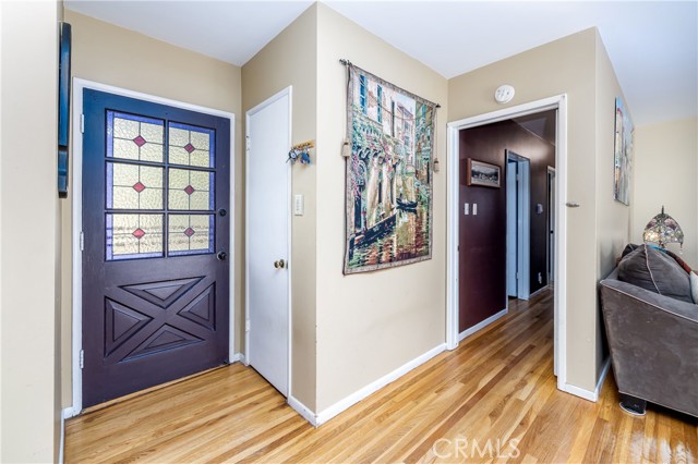 20746 Strathern Street photo 4