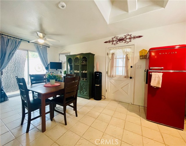 806 Katherine Rd photo 4