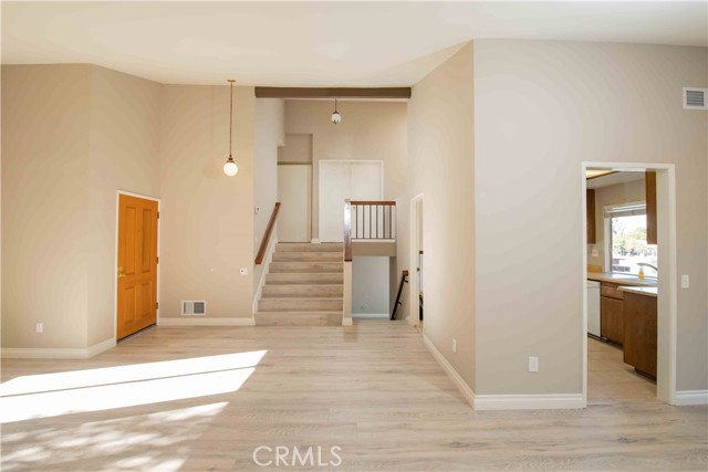 18517 Labrador Street photo 5