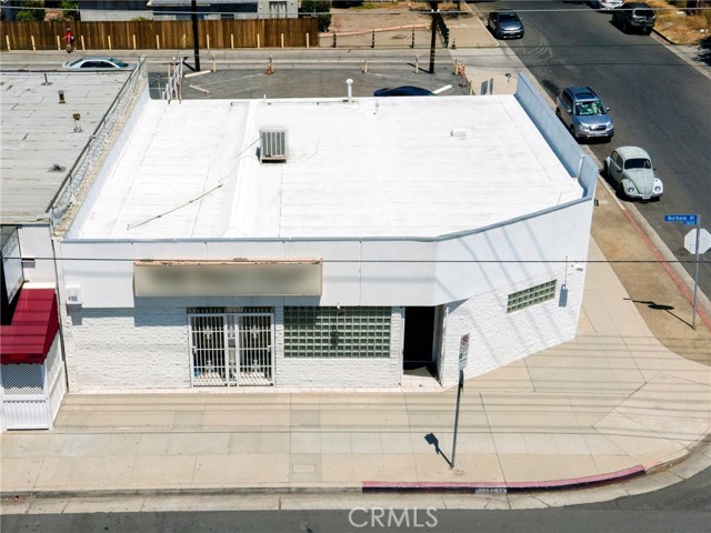 13637 Burbank Boulevard photo 3