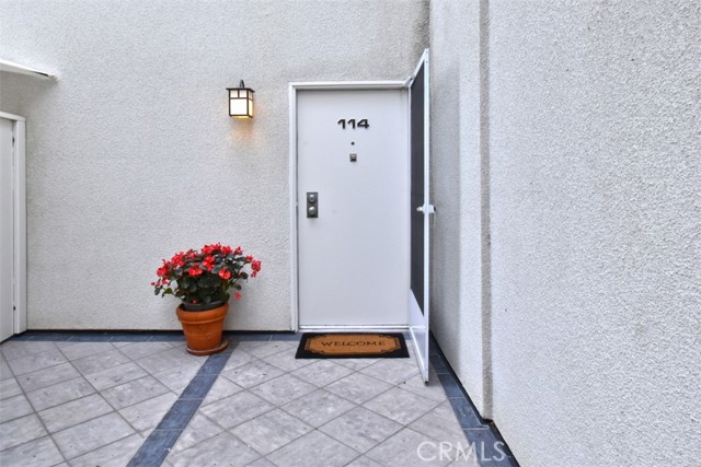 4242 Stansbury Avenue, 114 photo 4