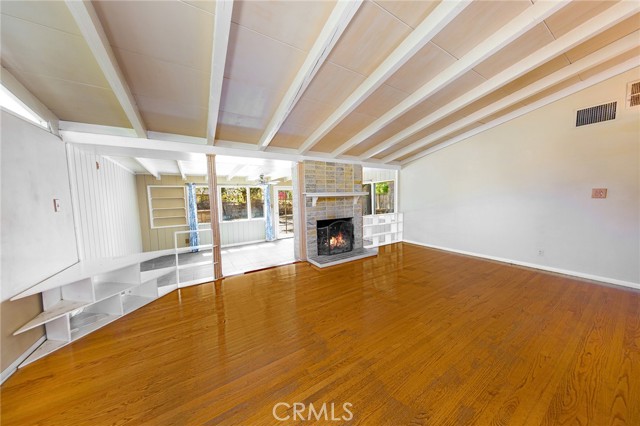 14214 Cohasset Street photo 3