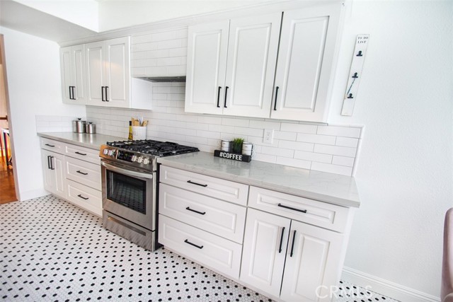 Beautifully remodeled kitchen !