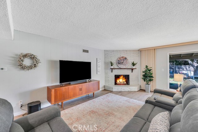 15831 Eccles Street photo 4
