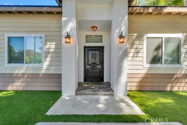 22139 Leadwell Street photo 2