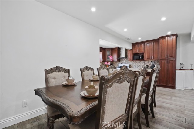 17343 Cohasset Street photo 7