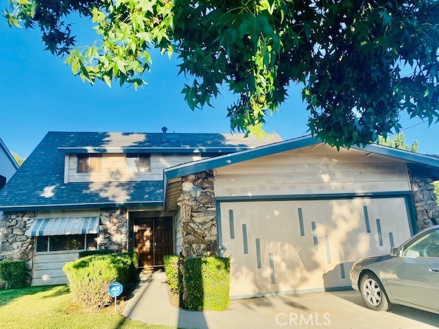 5810 Mammoth Avenue photo 1