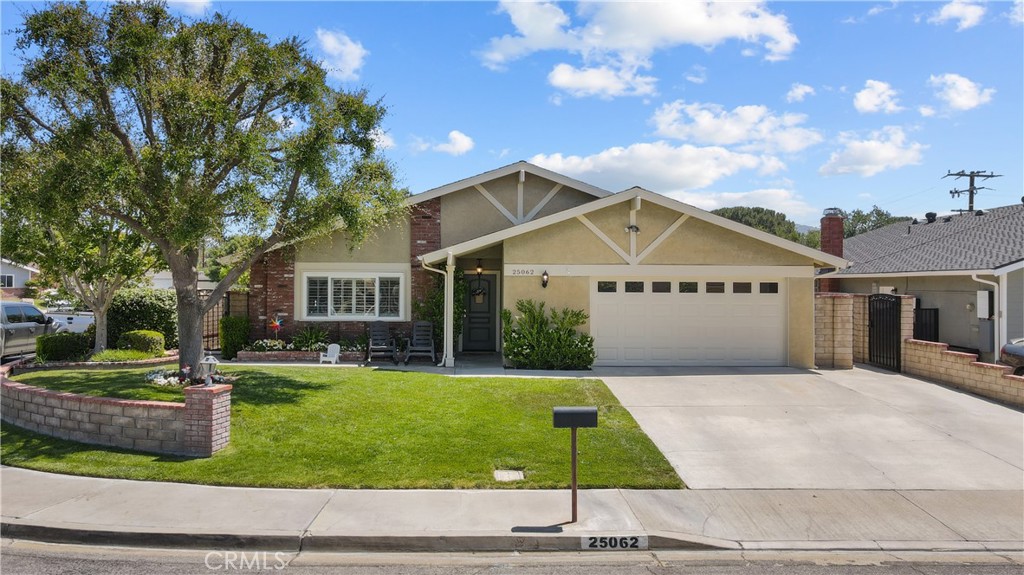 25062 Green Mill Avenue, Newhall, CA 91321