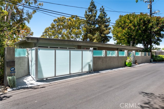 3833ce47 A682 4b2f 9647 C3ad4d03e767