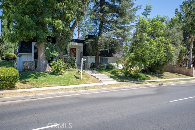 20013 Lassen Street photo 3