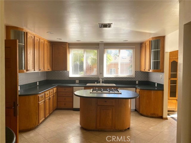 4390 Irvine Avenue photo 5