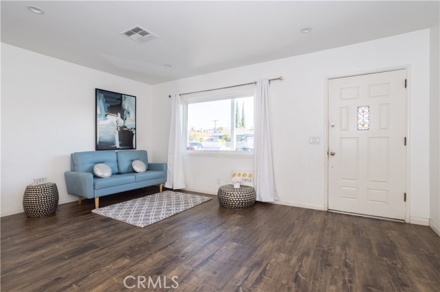 9731 Omelveny Avenue photo 8