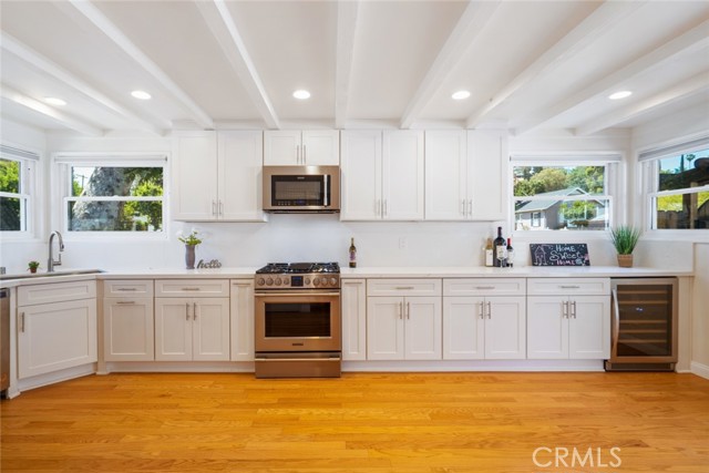 22103 Del Valle Street photo 4