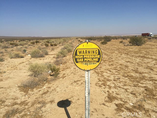 100 On Highway 58, Mojave, California 93501, ,Land,For Sale,100 On Highway 58,CRSR21165455