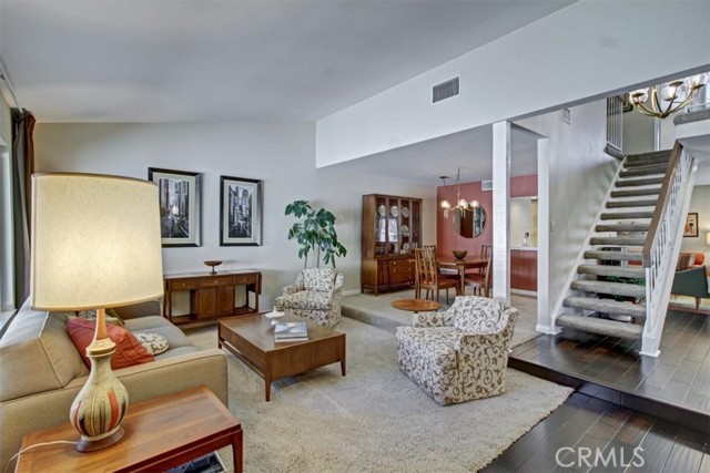 10200 Larwin Avenue, 6 photo 5