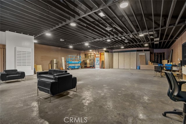 5066 Lankershim Boulevard photo 3
