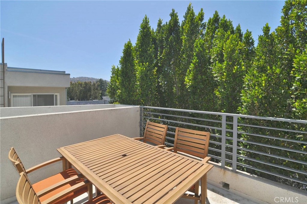 View Property 11851 Laurelwood Drive #106, Studio City, CA 91604 ...