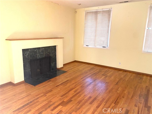 4390 Irvine Avenue photo 7