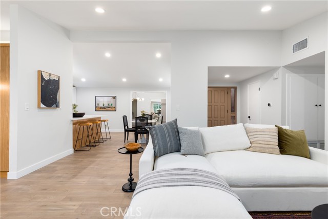 20801 Martha Street photo 4