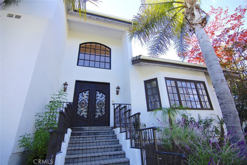15020 Encanto Drive, Sherman Oaks, CA 91403