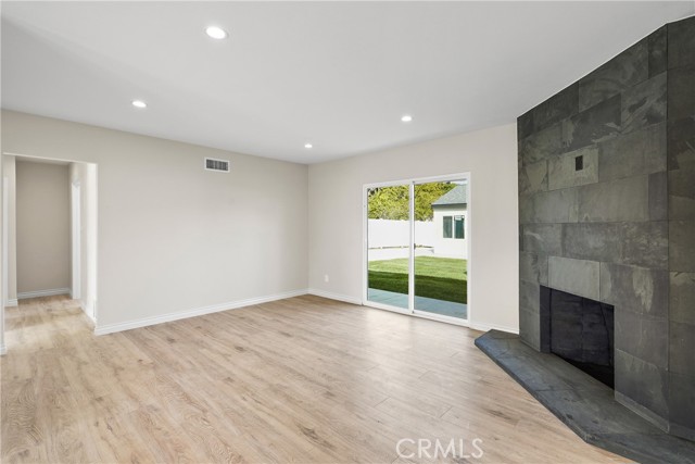 9436 Hayvenhurst Avenue, North Hills (los Angeles), CA, 91343 9436 Hayvenhurst Avenue, North Hills (los Angeles), CA, 91343
