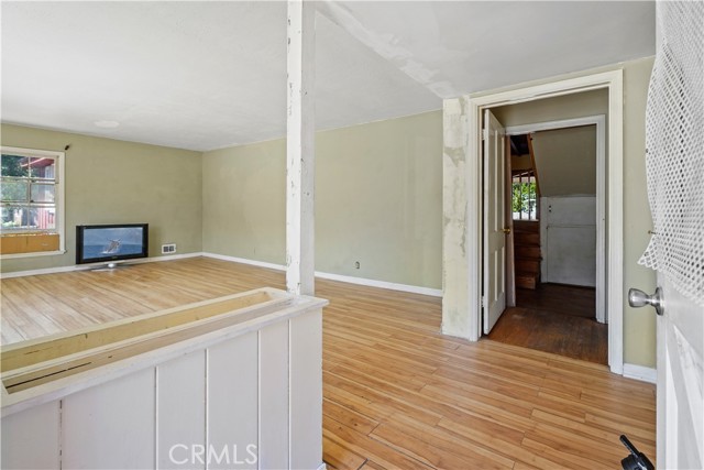 10575 Vinedale Street photo 8