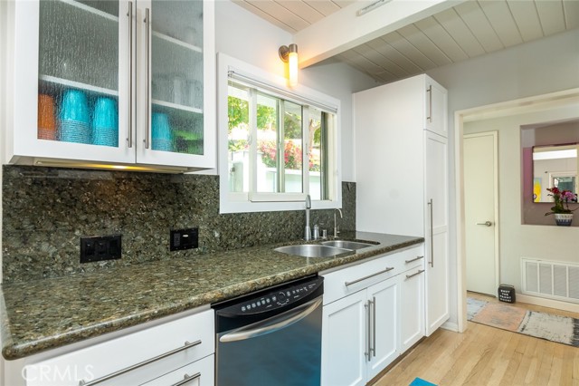 4231cf9a 5b0f 45a5 8eaf 91555941aff0