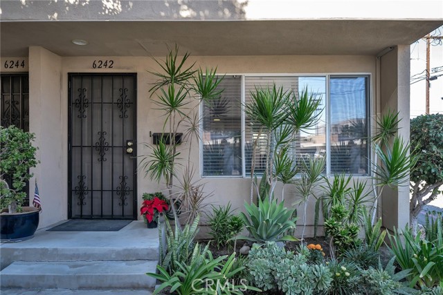 Detail Gallery Image 1 of 1 For 6242 Morse Ave, North Hollywood,  CA 91606 - 2 Beds | 2 Baths