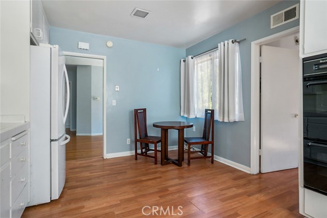 4844 Petit Avenue photo 7