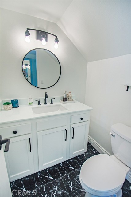 Beautifully remodeled bathrooms !